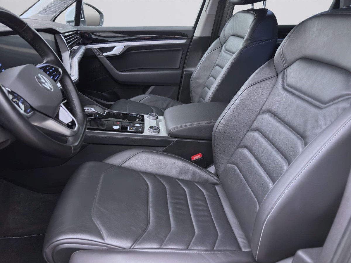 Thumb 8: Volkswagen Touareg 3.0 TDI DSG 4M ELEGANCE NAVI LUFT LEDER AHK