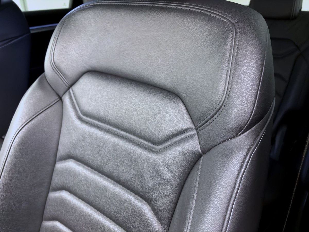 Thumb 18: Volkswagen Touareg 3.0 TDI DSG 4M ELEGANCE NAVI LUFT LEDER AHK