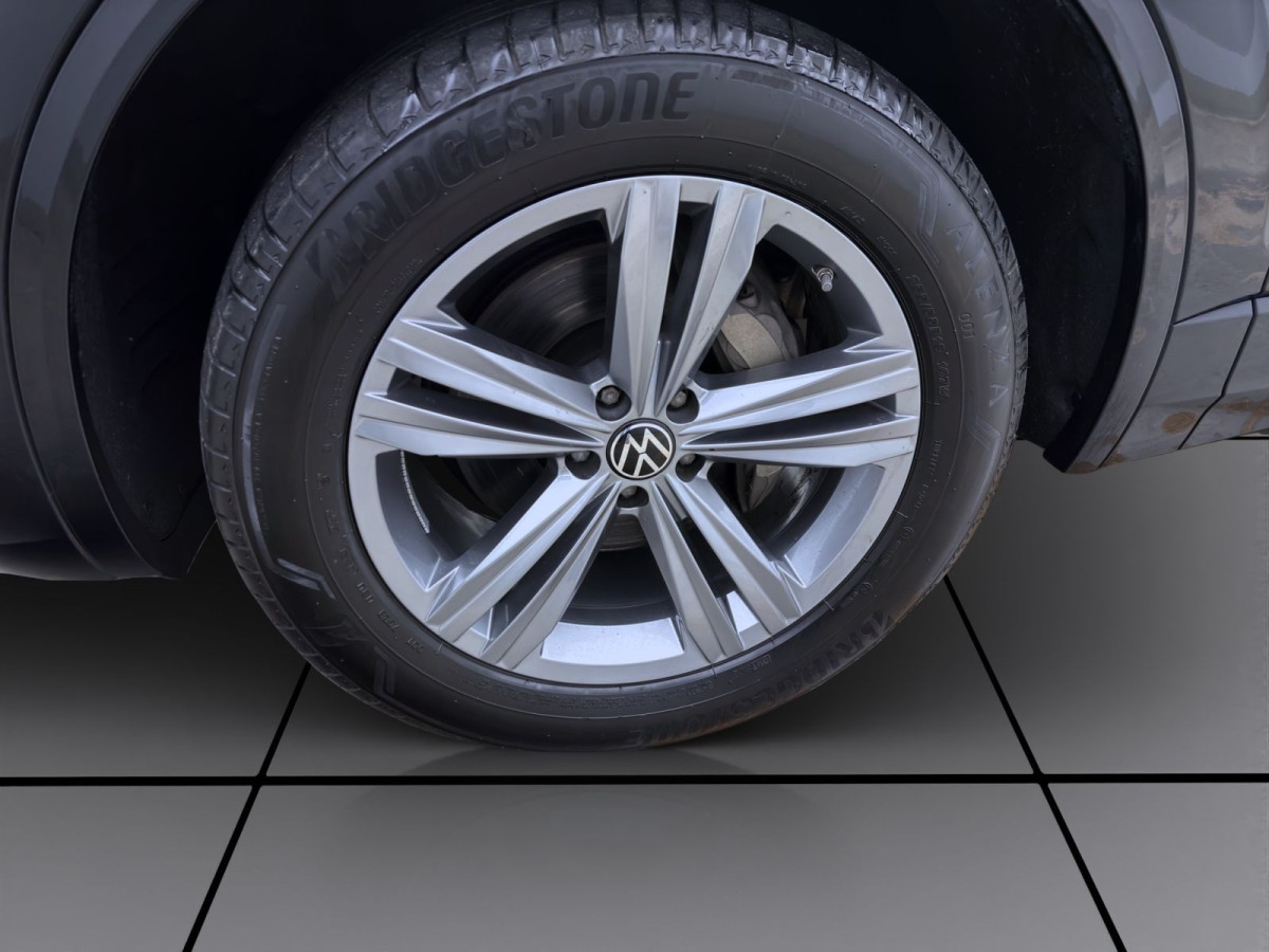 Thumb 7: Volkswagen Touareg 3.0 TDI V6 Tiptronic 4M R-LINE PANO AHK NAVI KAMERA