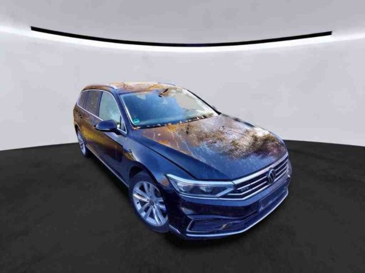 Thumb 1: Volkswagen Passat Variant 1.4 TSI eHybrid DSG GTE STDHZG AHK NAVI KAMERA