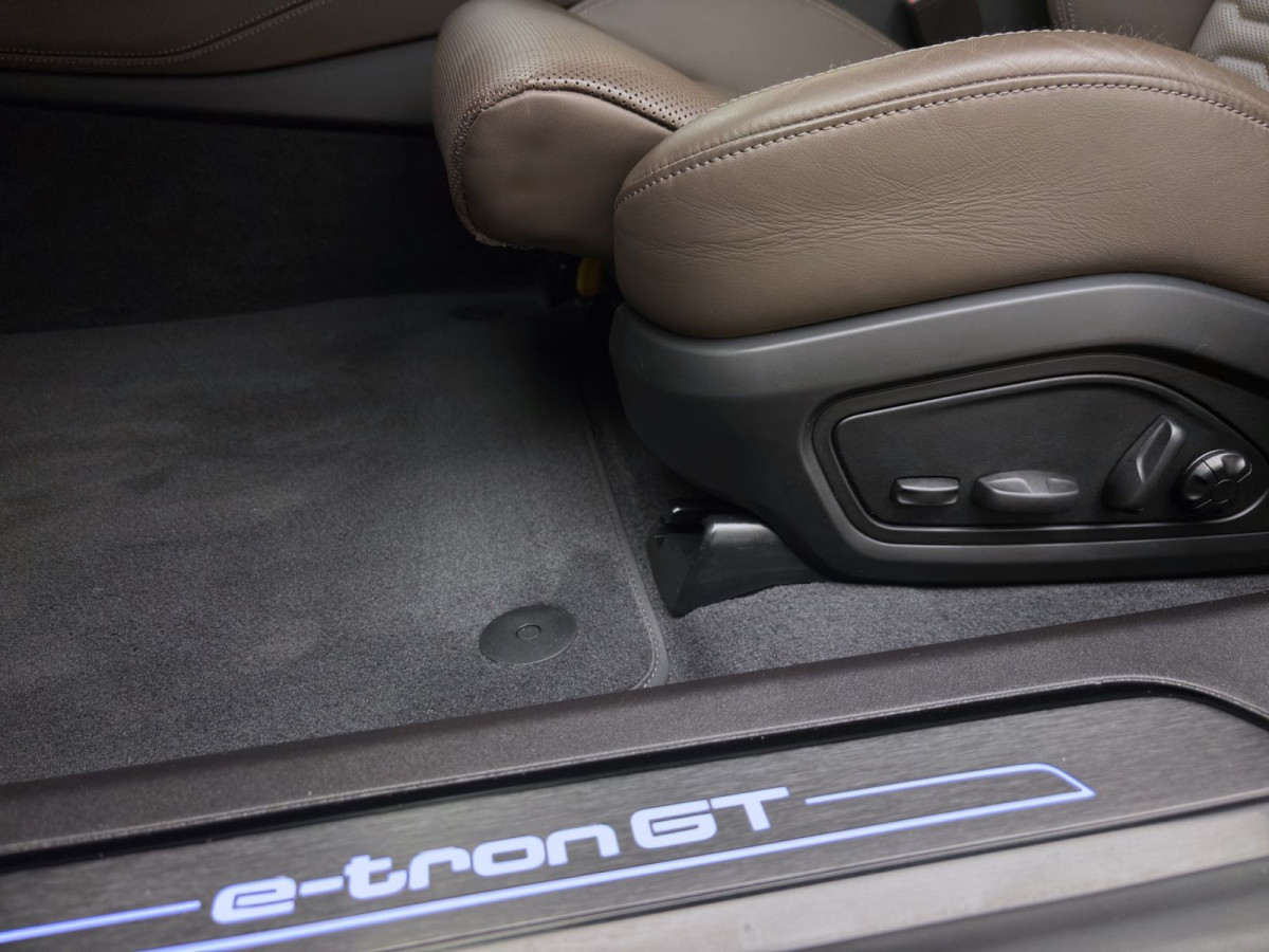 Thumb 18: Audi e-tron GT Q PANO NAVI+ B&O LM21 KAMERA