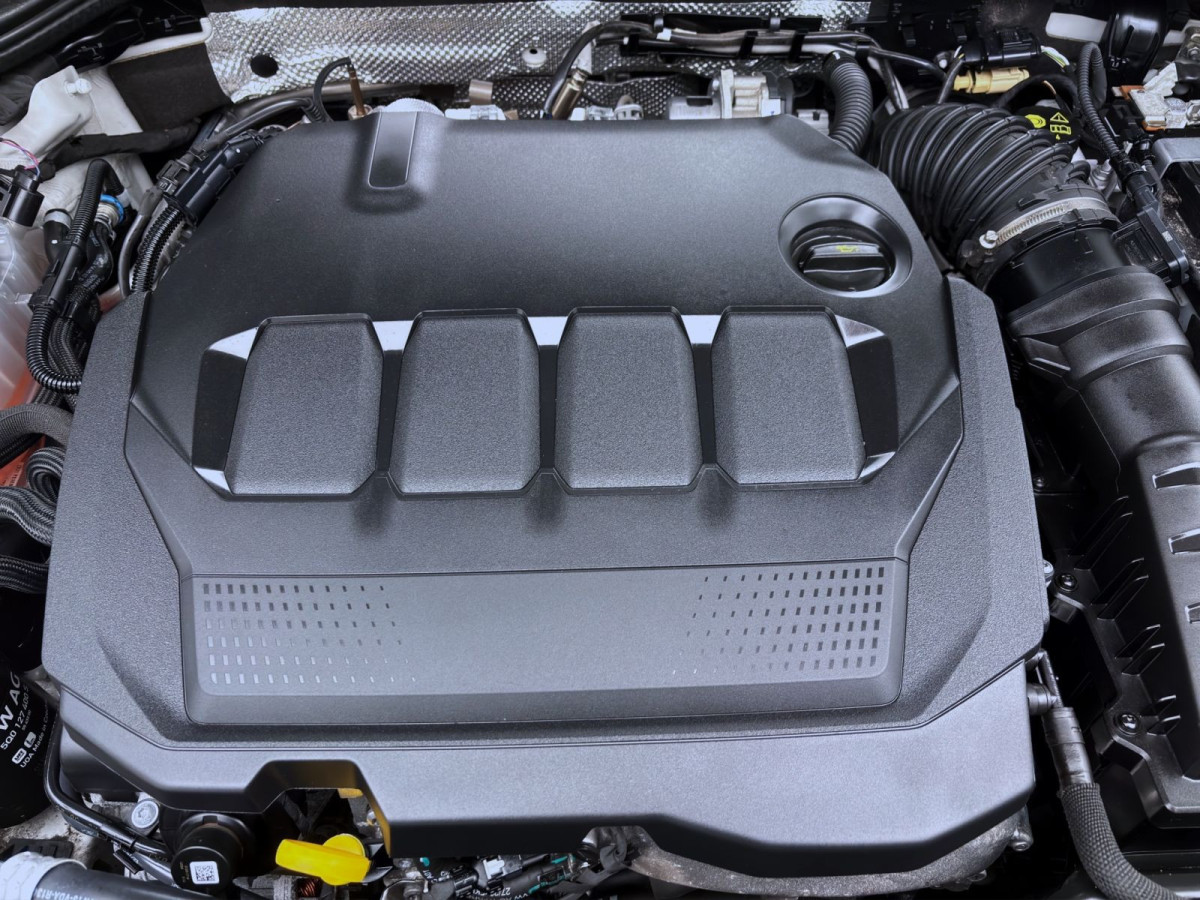 Thumb 17: Volkswagen Golf Variant 2.0 TDI DSG LIFE KAMERA NAVI PDC SITZHZG