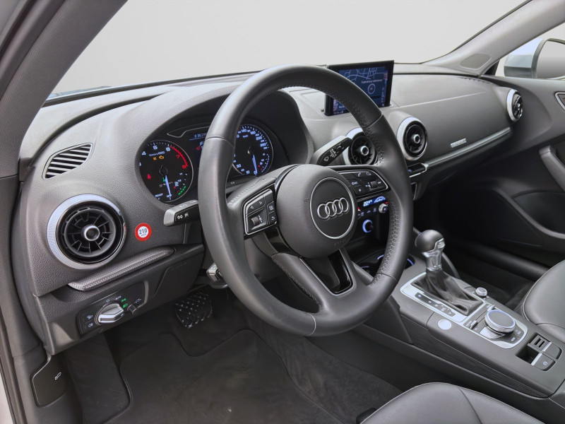 Bild 8: Audi A3 Sportback 30 g-tron DESIGN MATRIX NAVI SITZHZG PDC