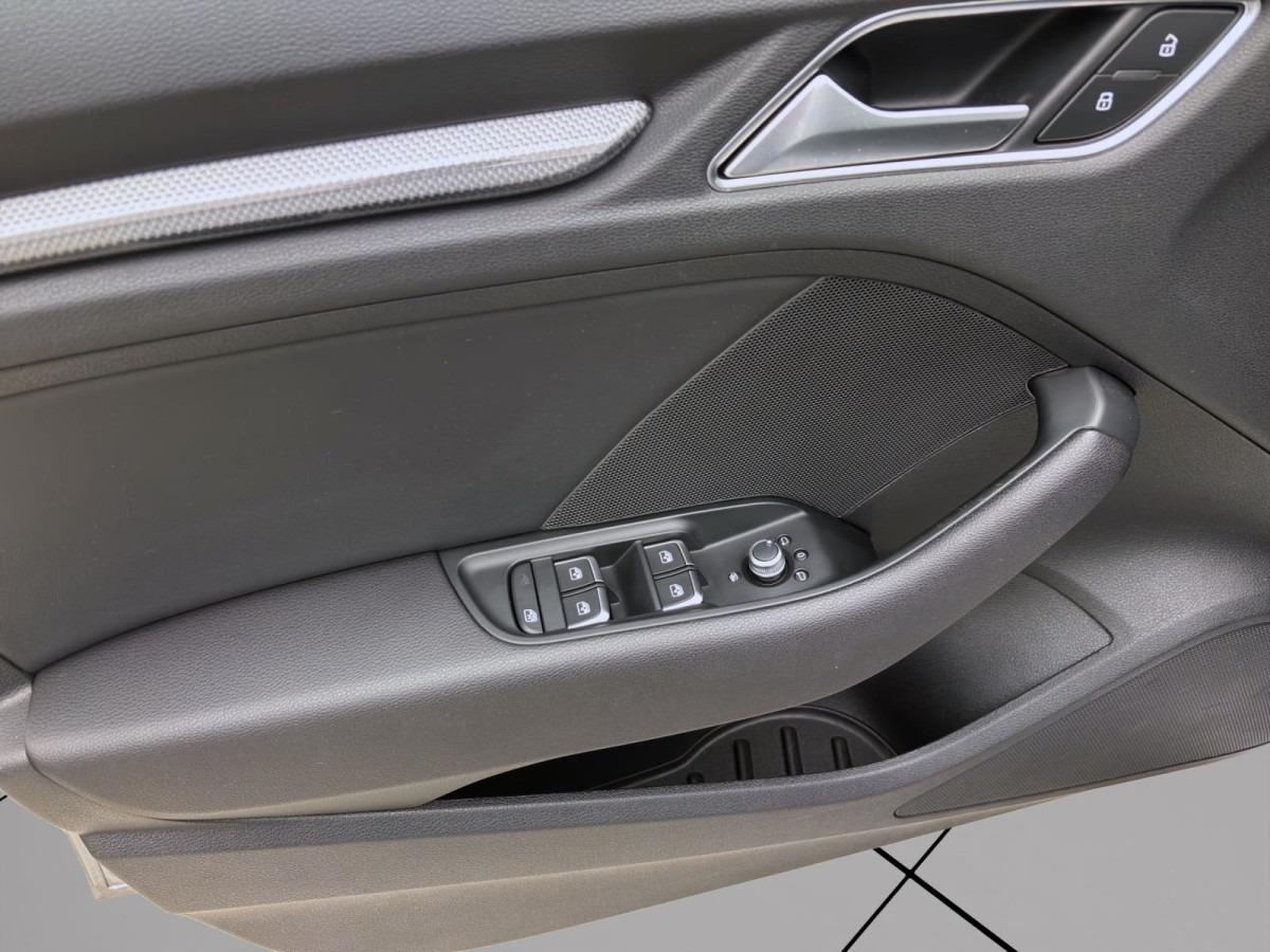 Thumb 9: Audi A3 Sportback 30 g-tron DESIGN MATRIX NAVI SITZHZG PDC