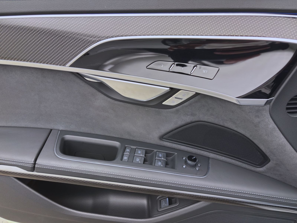 Thumb 9: Audi A8 50 TDI Q PANO STDHZG AHK NAVI+ HD-MATRIX