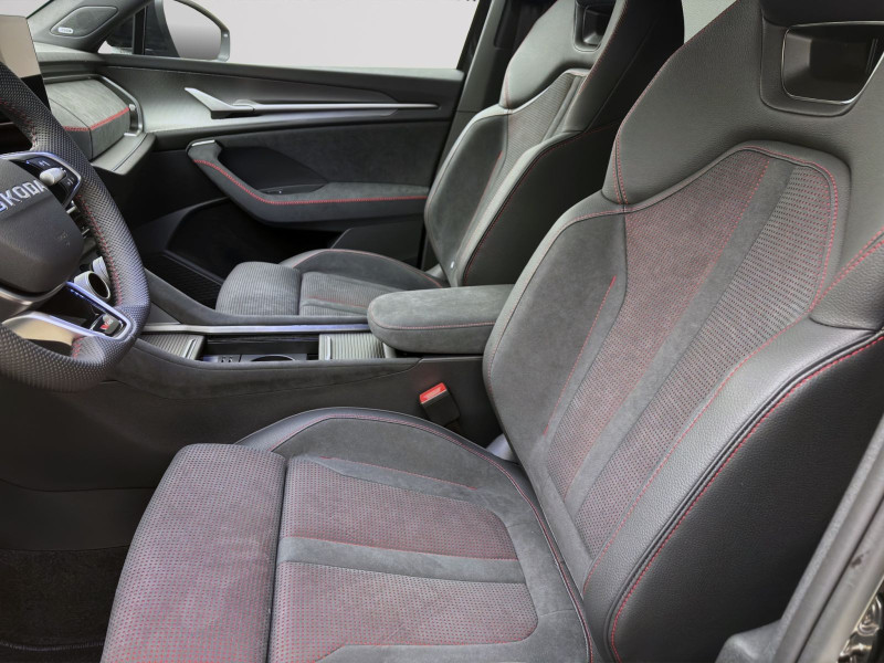 Bild 8: Škoda KODIAQ RS 4X4 AHK PANO STANDH NAV+ ASSISTENZ+ WINTER