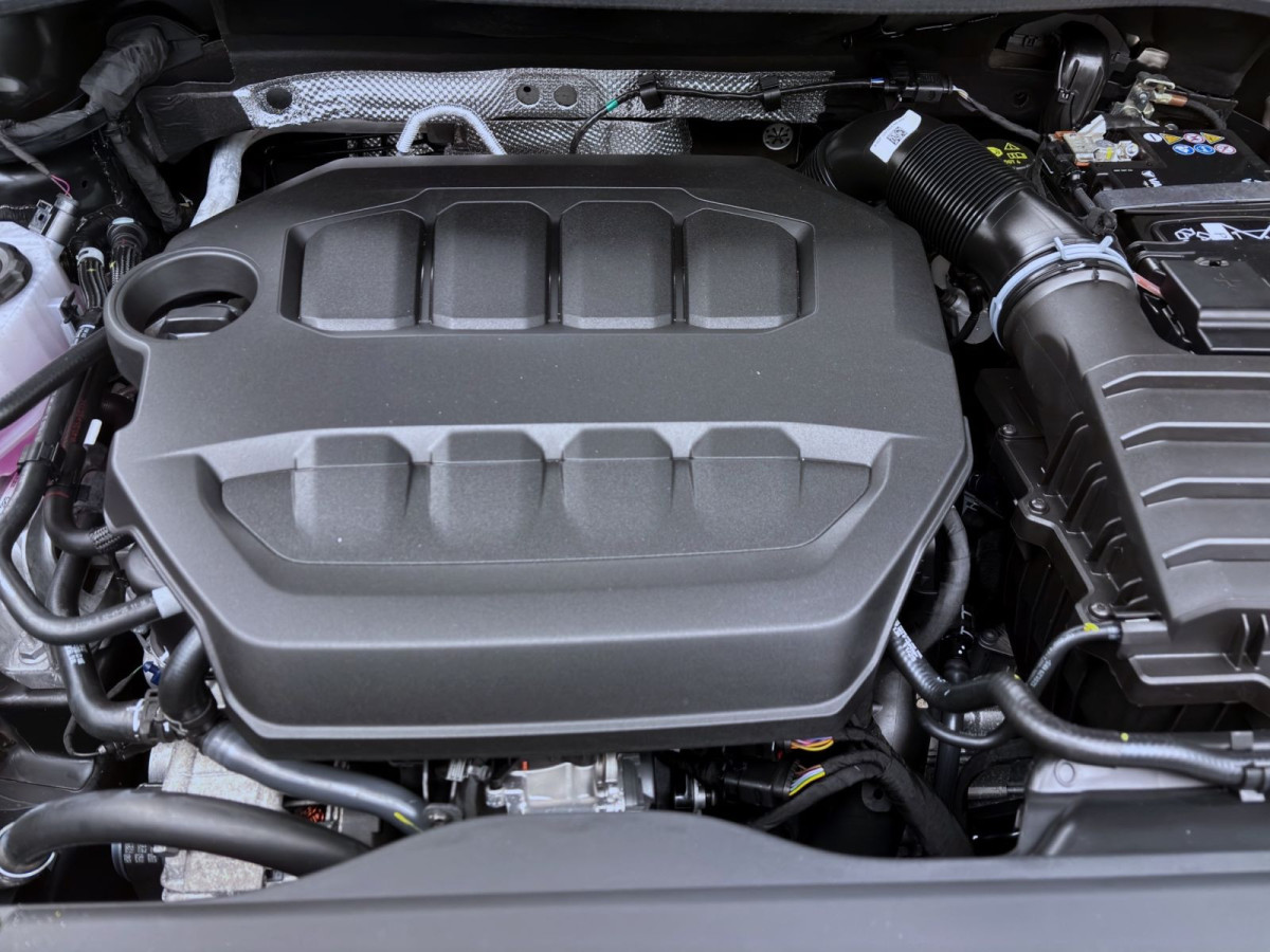 Thumb 18: Škoda KODIAQ RS 4X4 AHK PANO STANDH NAV+ ASSISTENZ+ WINTER