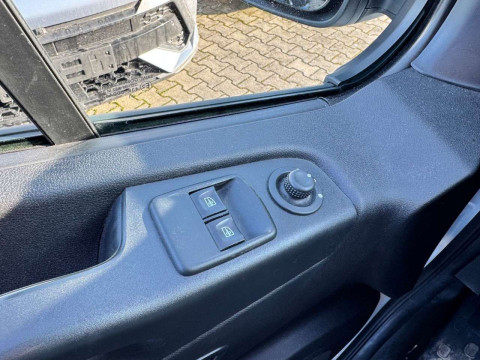 Ansicht 12 - Gebrauchtwagen Fahrzeug, Modell NV300 der Marke Nissan von Verkäufer Autohaus Forker GmbH & Co. KG