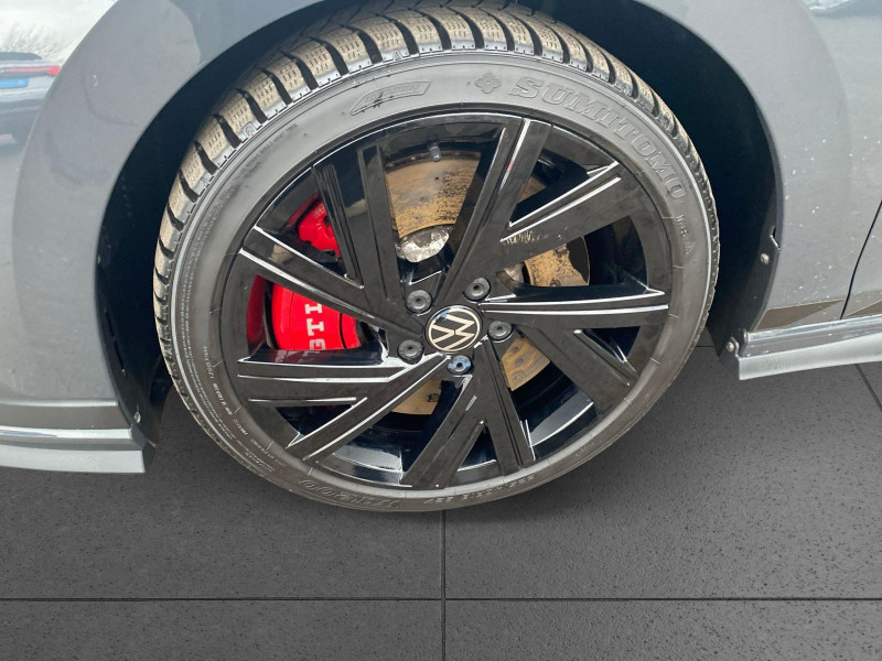 Volkswagen - Golf GTI