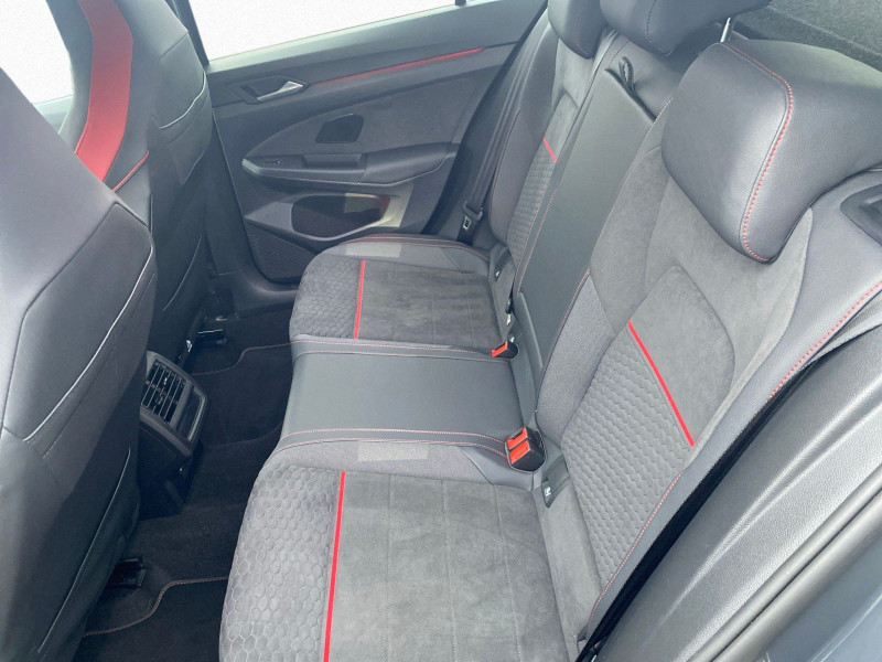 Volkswagen - Golf GTI