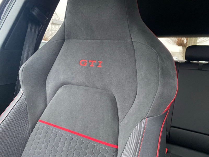 Volkswagen - Golf GTI