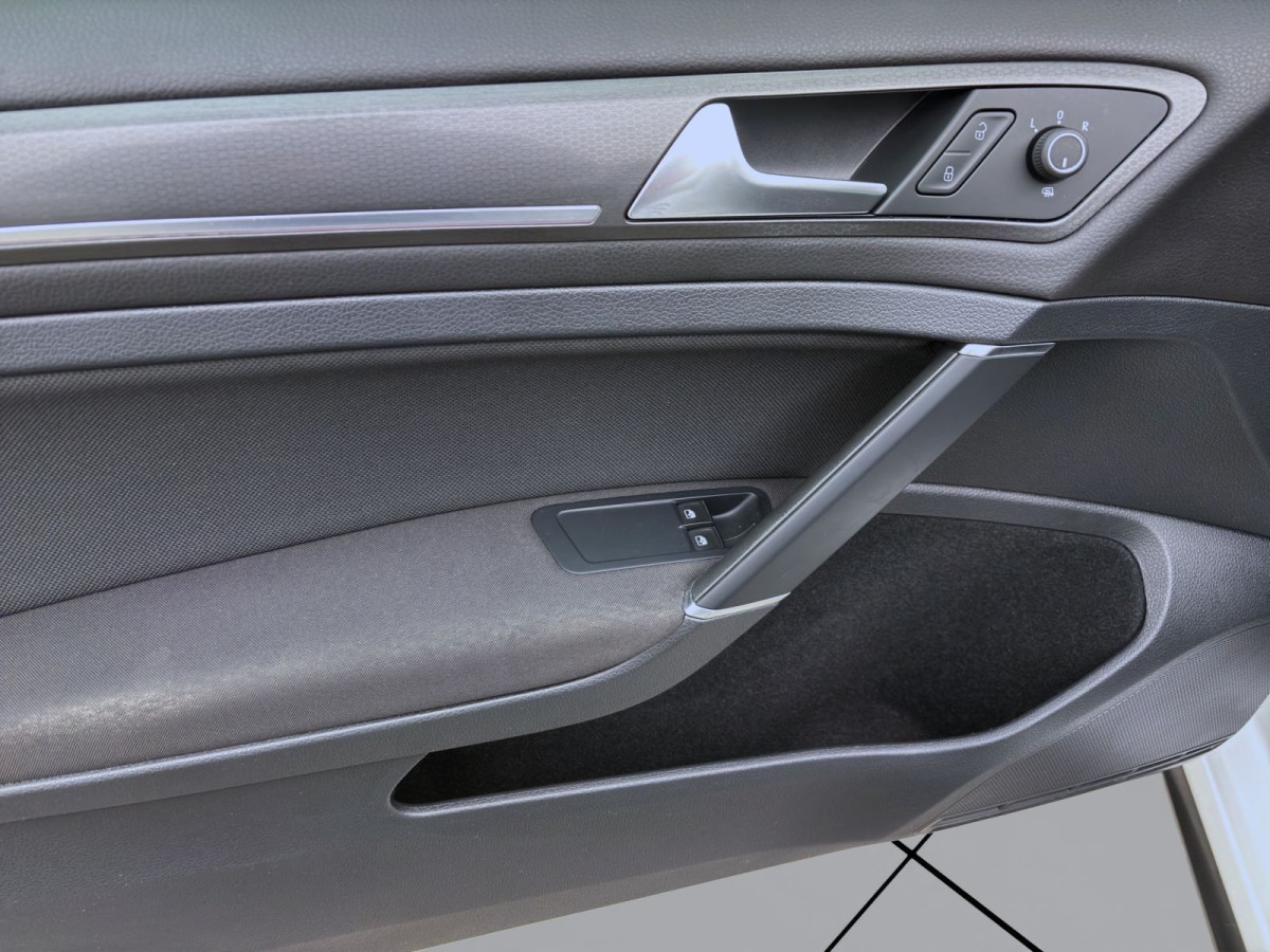 Thumb 9: Volkswagen Golf GTI PERFORMANCE NAVI PDC LED SITZHZG KLIMA