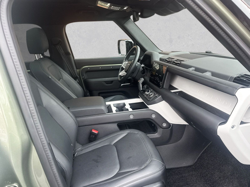 Land Rover - Defender