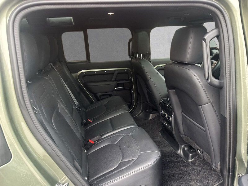 Land Rover - Defender