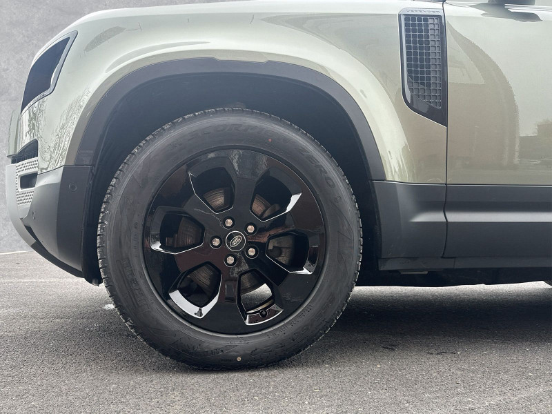 Land Rover - Defender