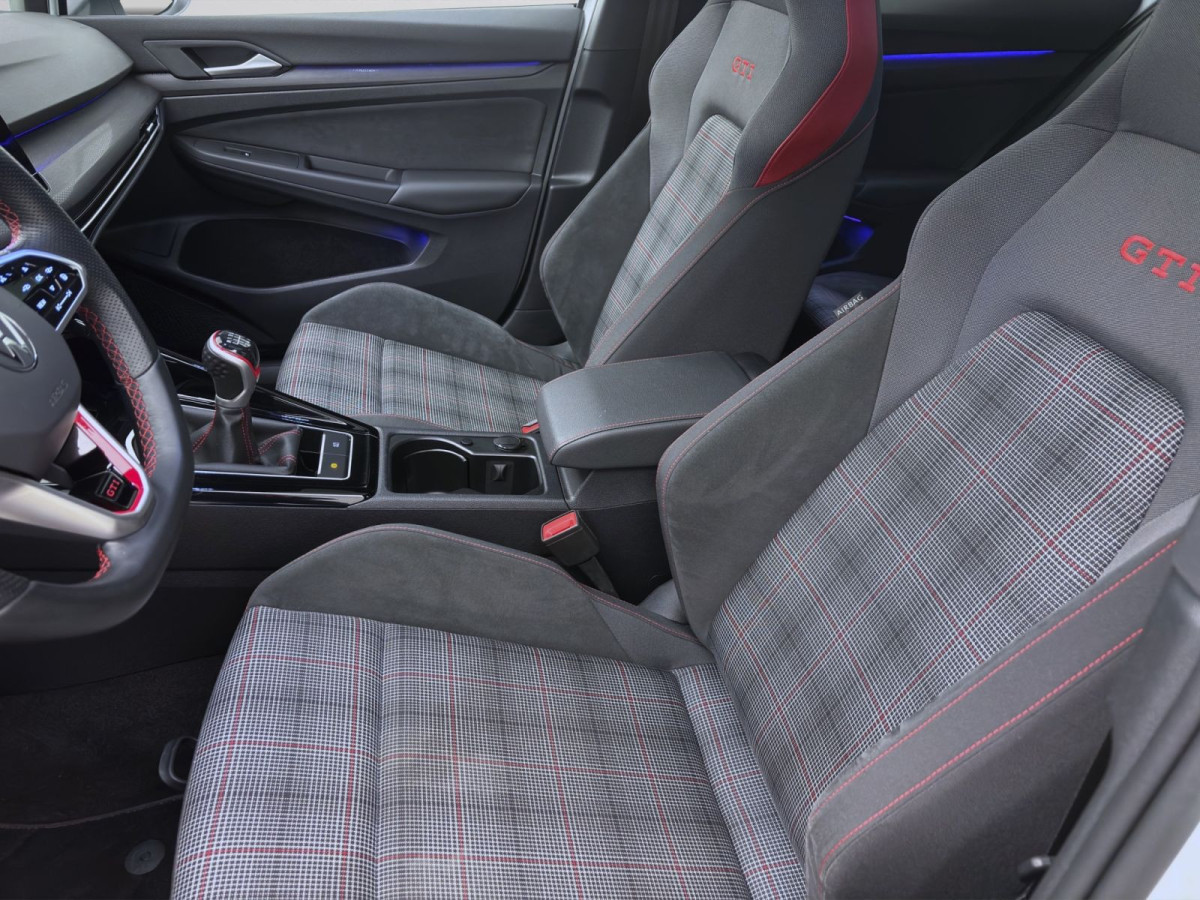 Thumb 8: Volkswagen Golf GTI PANO KAMERA SITZHZG KLIMA PDC