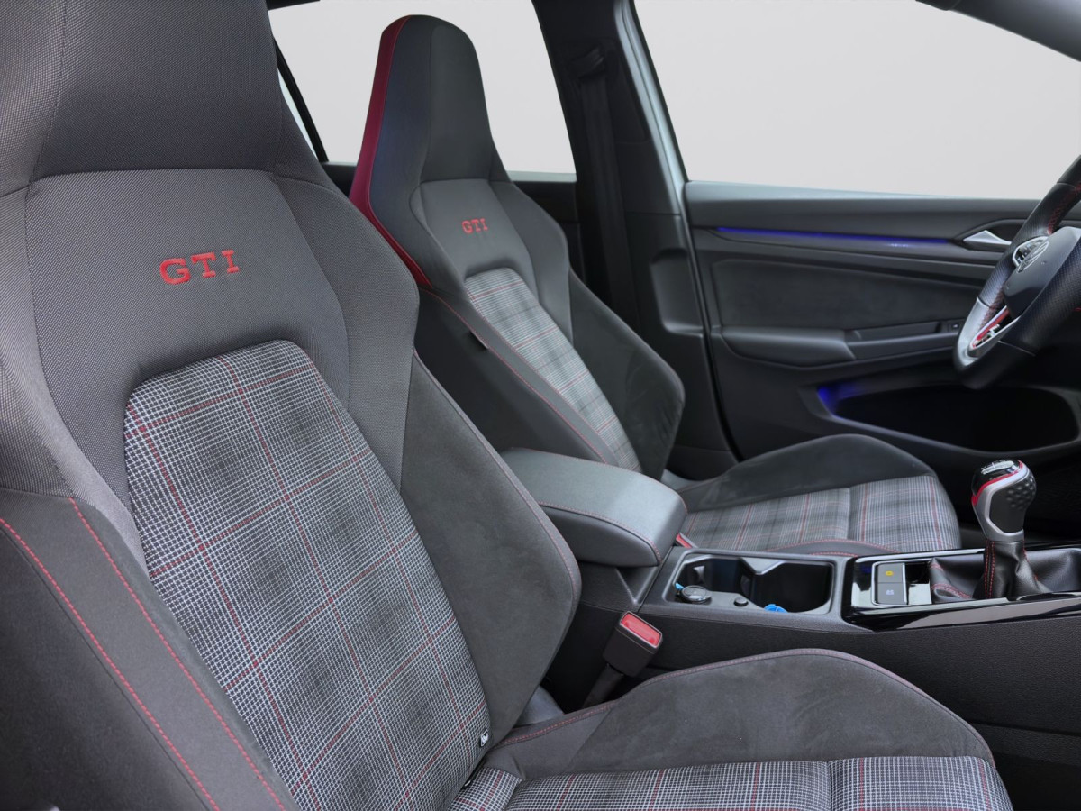 Thumb 15: Volkswagen Golf GTI PANO KAMERA SITZHZG KLIMA PDC