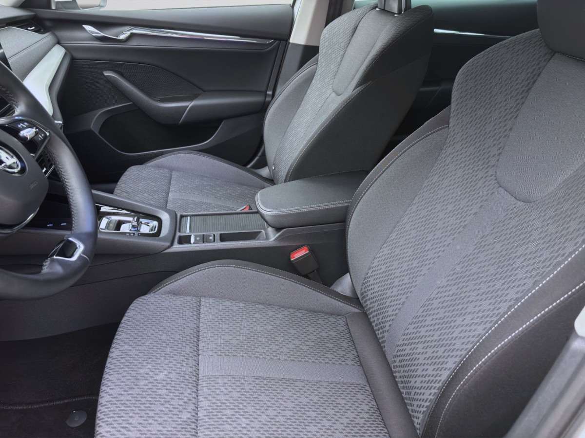 Thumb 8: Škoda Octavia Combi 2.0 TDI DSG STYLE NAVI HuD LED SITZHZG