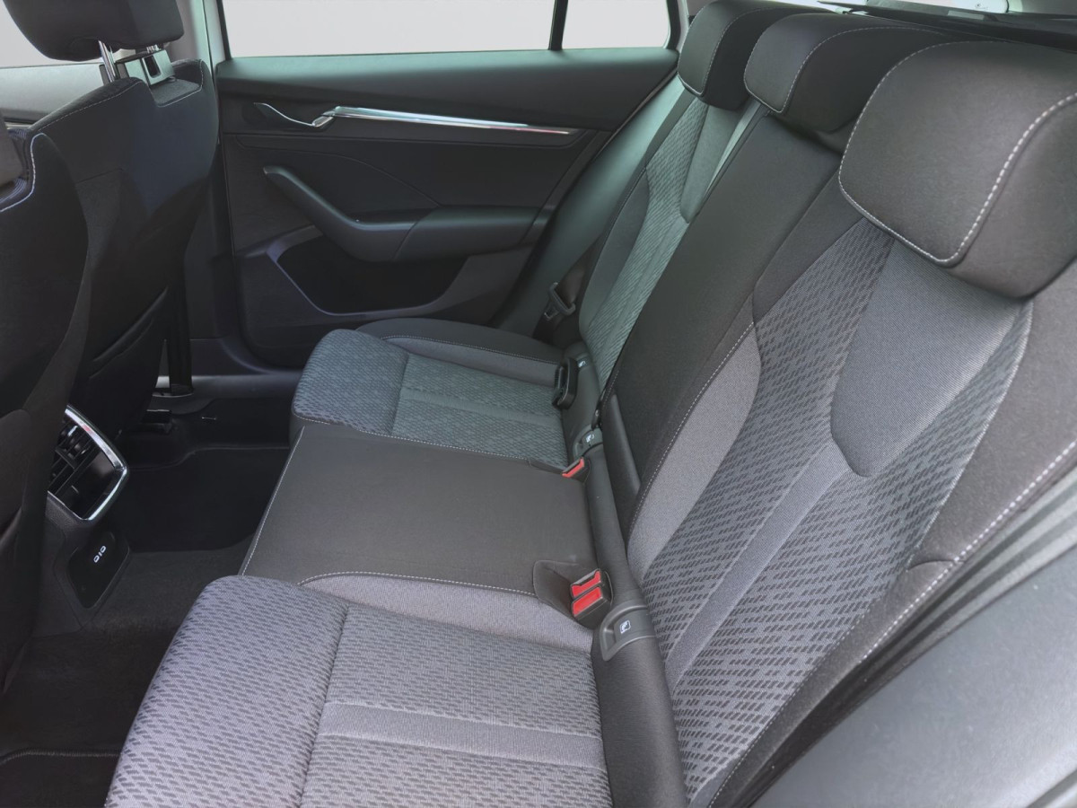 Thumb 14: Škoda Octavia Combi 2.0 TDI DSG STYLE NAVI HuD LED SITZHZG