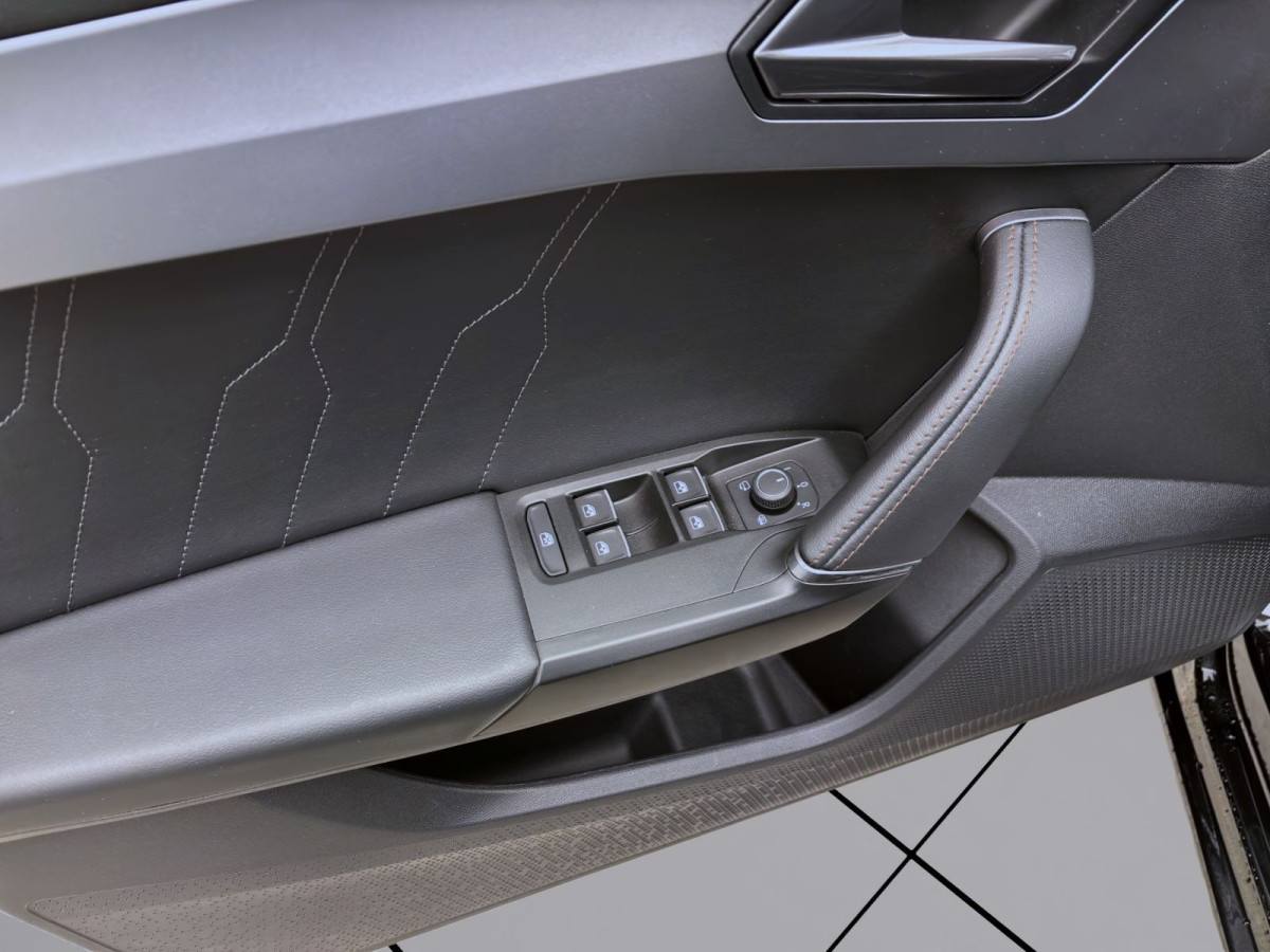 Thumb 9: Cupra Leon 1.5 eTSI DSG KAMERA NAVI SITZHZG PDC KLIMA