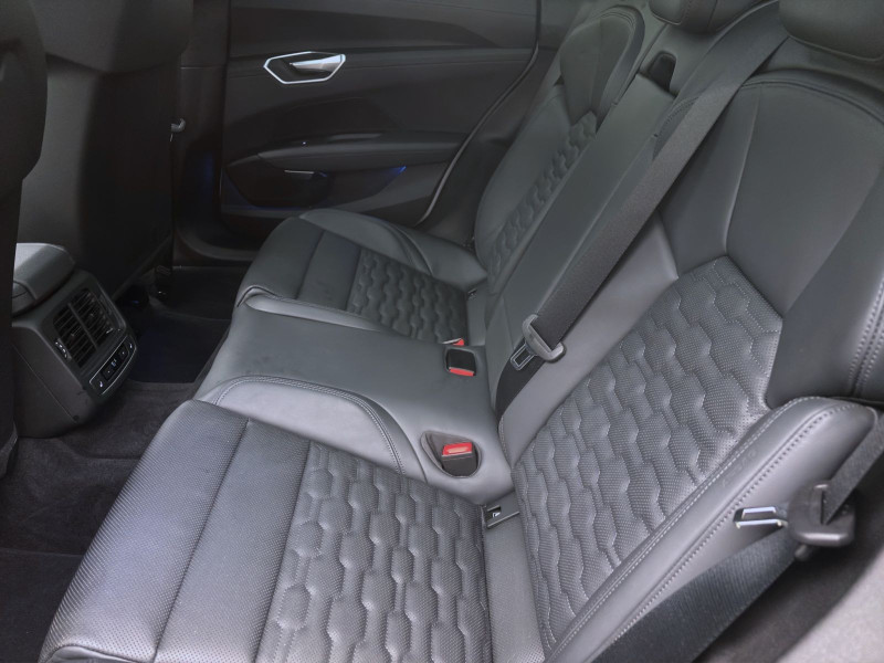 Bild 14: Audi e-tron GT Q PANO MATRIX NAVI B&O HuD SITZHZG