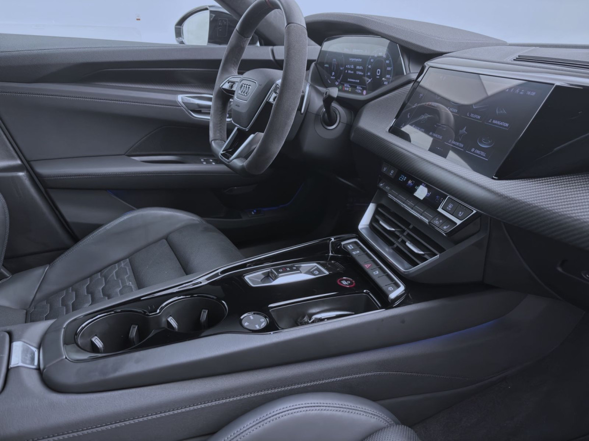 Thumb 17: Audi e-tron GT Q PANO MATRIX NAVI B&O HuD SITZHZG