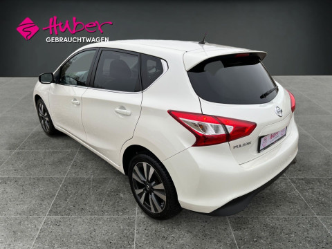 Automodell: Pulsar in der Farbe weiß