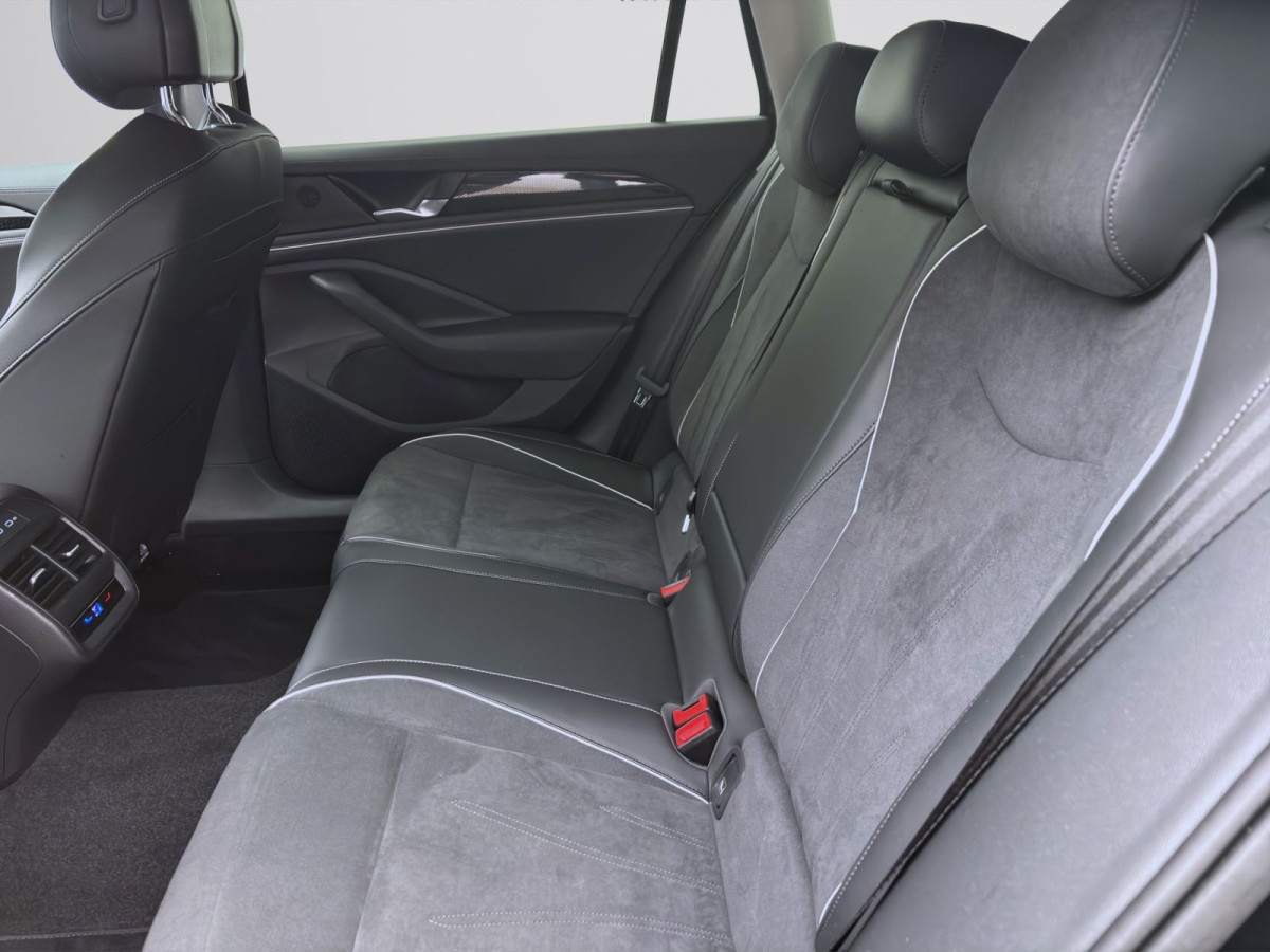 Thumb 14: Volkswagen Passat Variant 1.5 TSI eHybrid DSG BUSINESS AHK NAVI KAMERA LED