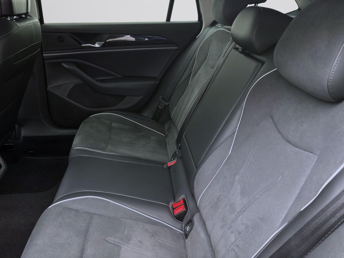 Thumb 14: Volkswagen Passat Variant 1.5 TSI eHybrid DSG BUSINESS AHK NAVI KAMERA LED