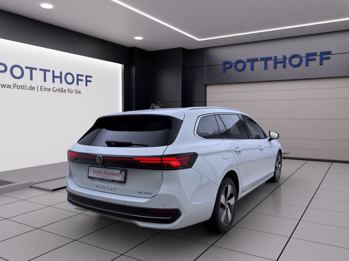 Thumb 4: Volkswagen Passat Variant 1.5 TSI eHybrid DSG BUSINESS AHK NAVI KAMERA LED