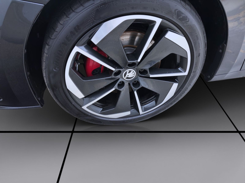 Bild 7: Škoda Octavia Combi 2.0 TDI DSG RS STDHZG PANO AHK MATRIX