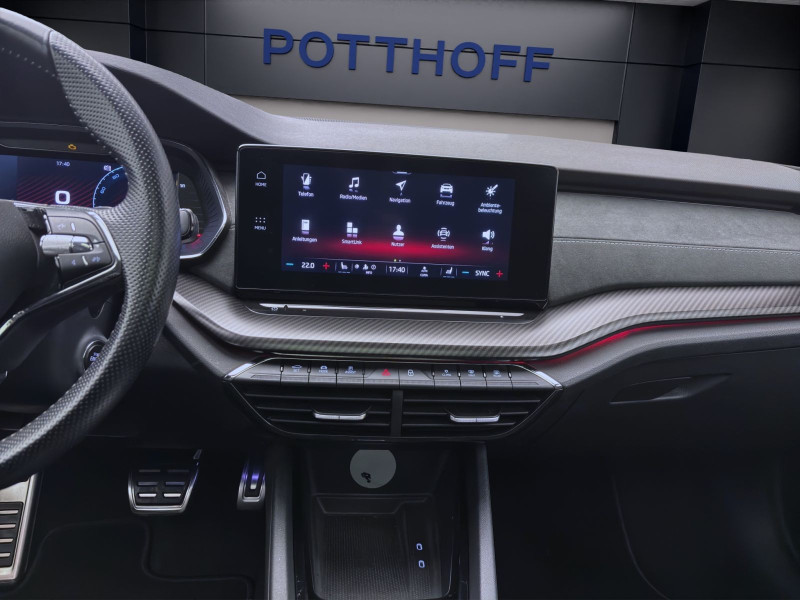 Bild 13: Škoda Octavia Combi 2.0 TDI DSG RS STDHZG PANO AHK MATRIX