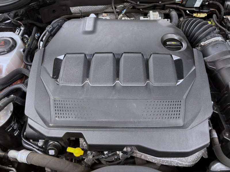 Bild 17: Škoda Octavia Combi 2.0 TDI DSG RS STDHZG PANO AHK MATRIX