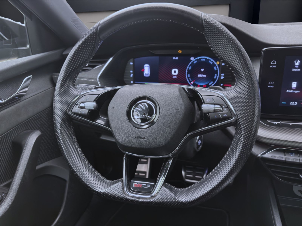 Thumb 10: Škoda Octavia Combi 2.0 TDI DSG RS STDHZG PANO AHK MATRIX