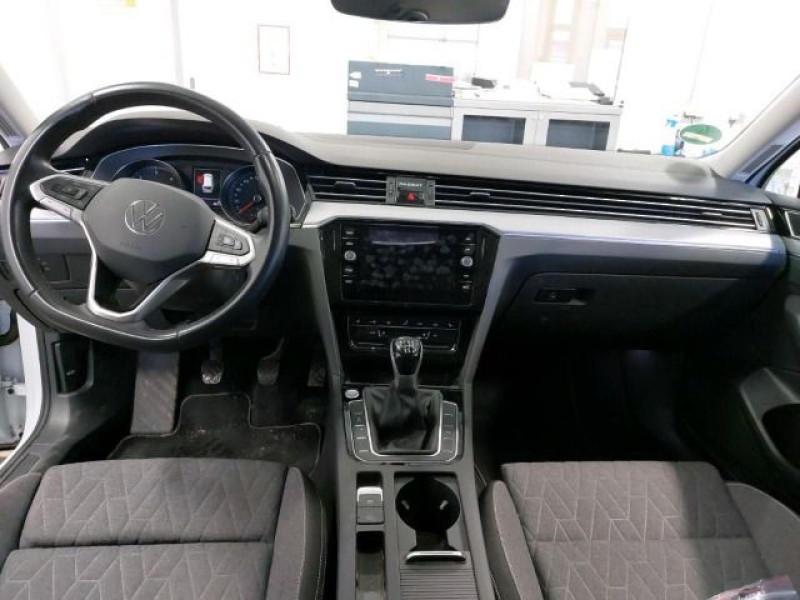 Bild 1: Volkswagen Passat Variant 2.0 TDI BUSINESS STDHZG KAMERA NAVI PDC