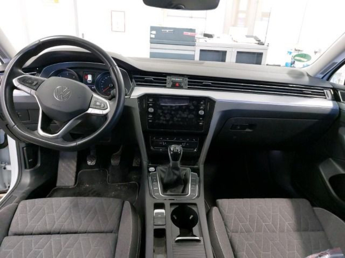 Thumb 1: Volkswagen Passat Variant 2.0 TDI BUSINESS STDHZG KAMERA NAVI PDC