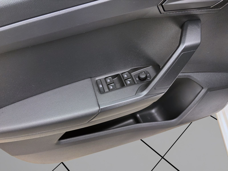 Bild 9: Seat Ibiza 1.0 MPI REFERENCE PDC KLIMA SITZHZG LED