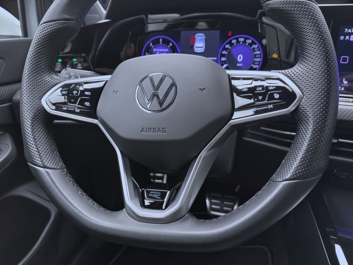 Thumb 11: Volkswagen Golf 2.0 TDI DSG R-LINE AHK NAVI KAMERA SITZHZG