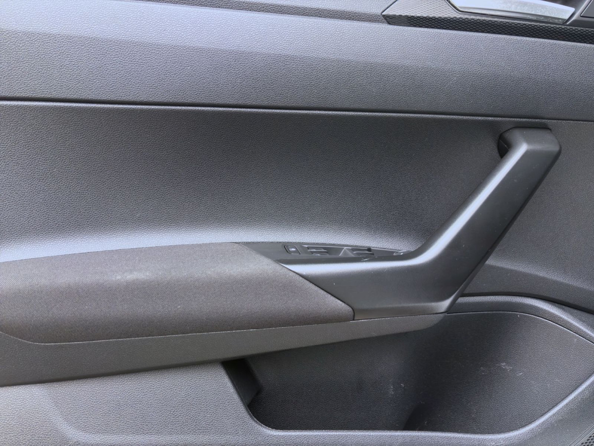 Thumb 9: Volkswagen Taigo 1.0 TSI LIFE PDC LED KLIMA DAB+