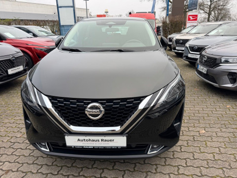 Automodell: Qashqai in der Farbe schwarz