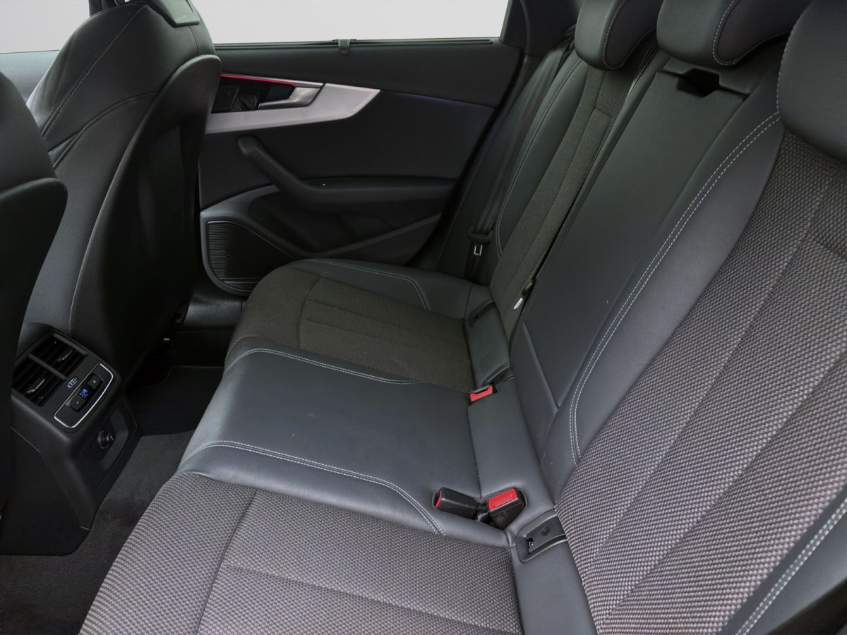 Thumb 14: Audi A4 Avant 35 TDI S LINE STDHZG PANO MATRIX NAVI