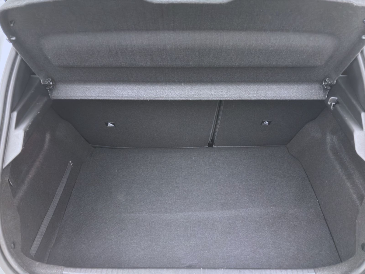 Thumb 3: Peugeot 208 1.2 PureTech ALLURE PACK KAMERA PDC KLIMA SITZHZG DAB+