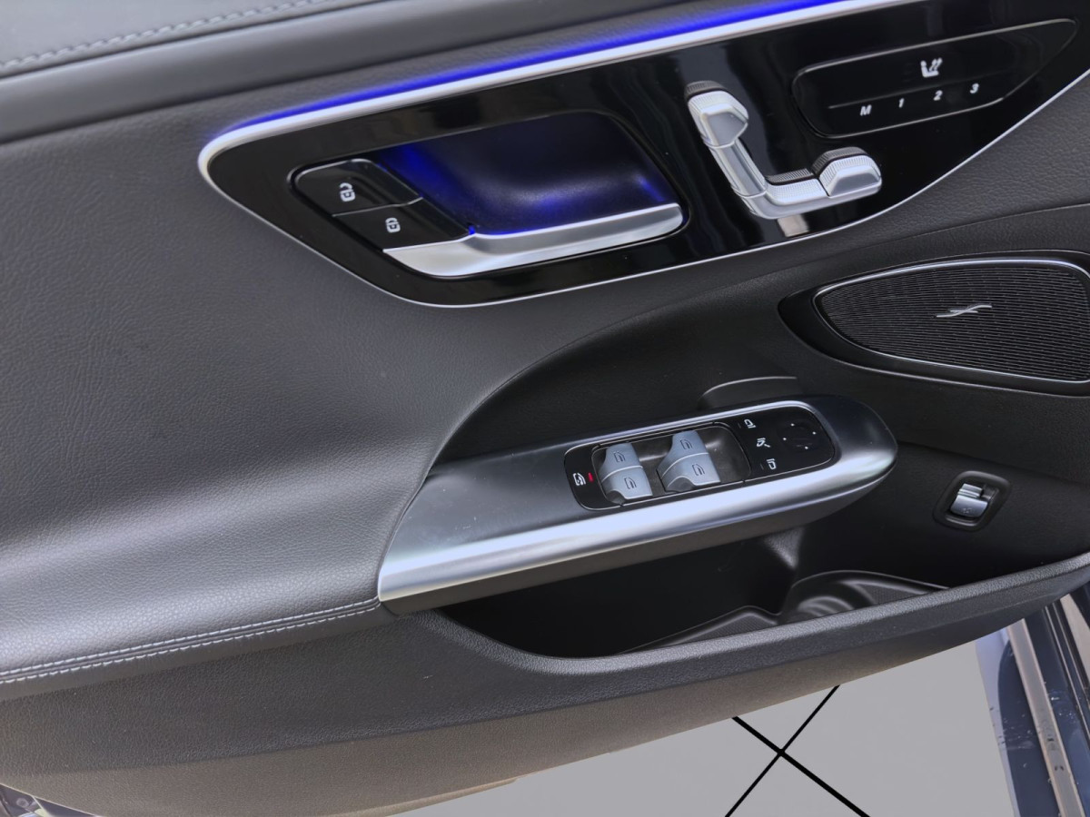 Thumb 9: Mercedes-Benz C 300 AMG-LINE NAVI KAMERA SITZHZG LM18 LED