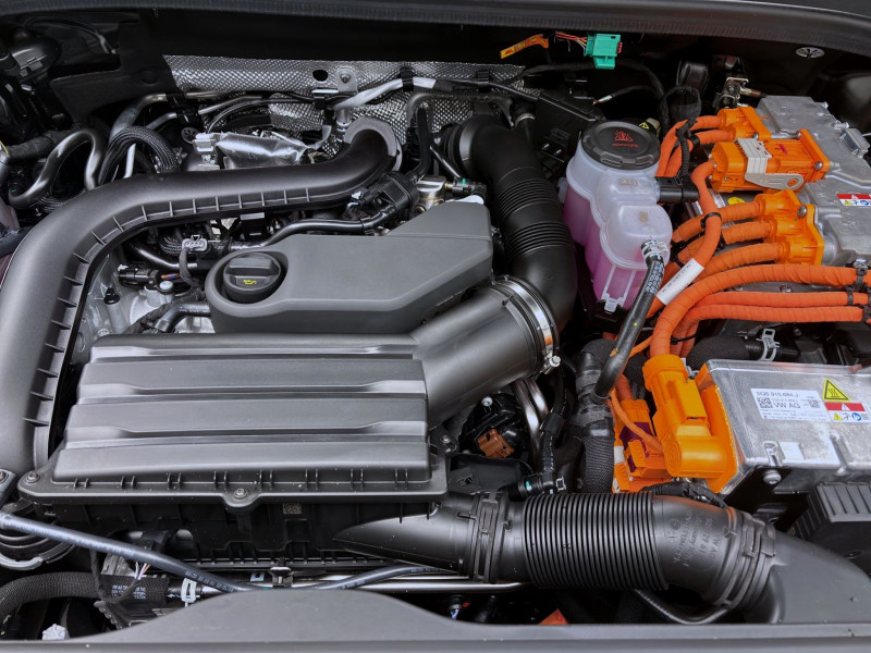 Bild 18: Audi Q3 SUV e-hybrid S LINE AHK HUD SONOS WR18