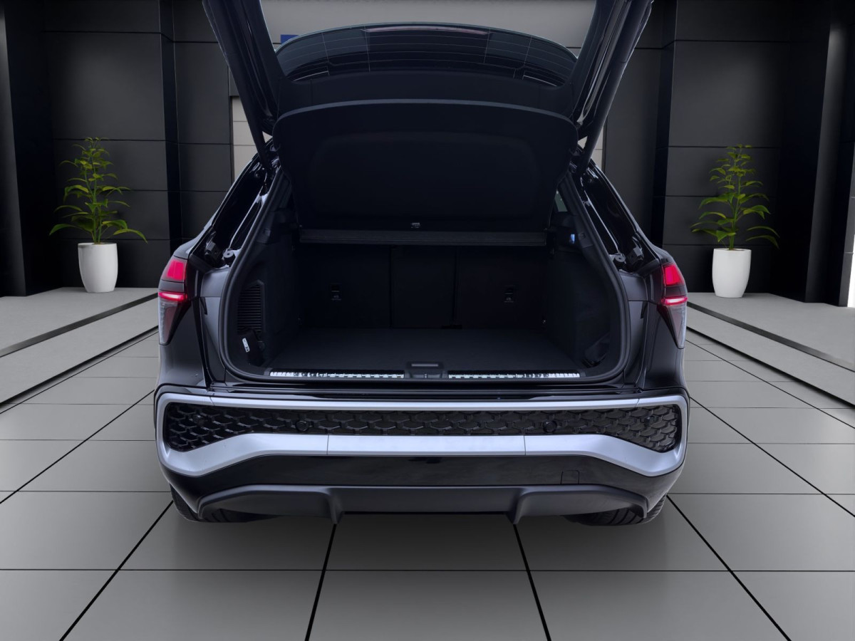 Thumb 3: Audi Q3 SUV e-hybrid S LINE AHK HUD SONOS WR18