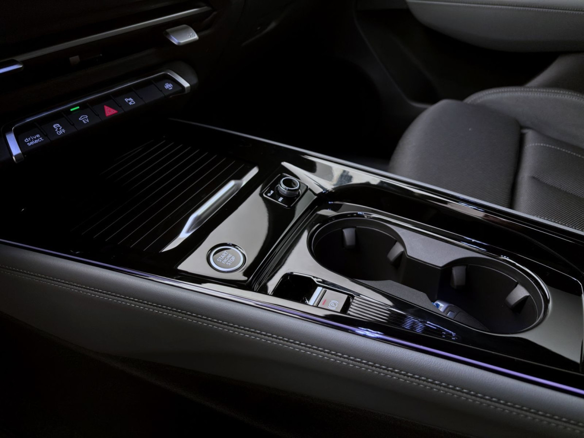 Thumb 13: Audi Q3 SUV e-hybrid S LINE AHK HUD SONOS WR18