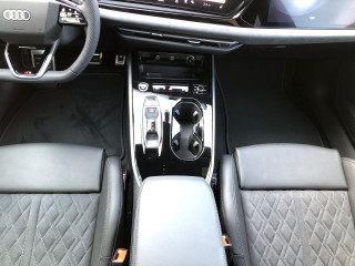 Fahrzeugbild eines Audi A5 Avant in grau.