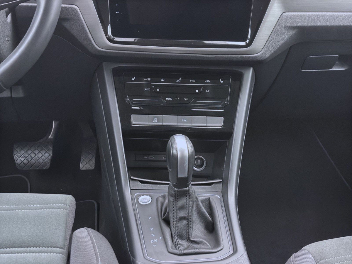 Thumb 13: Volkswagen Touran 2.0 TDI DSG COMFORTLINE AHK IQ.LIGHT NAVI KAMERA