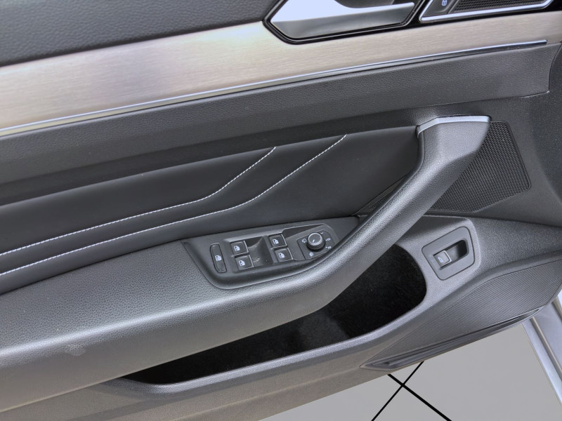 Bild 9: Volkswagen Passat Variant 2.0 TDI DSG ELEGANCE AHK KAMERA NAVI IQ.LIGHT