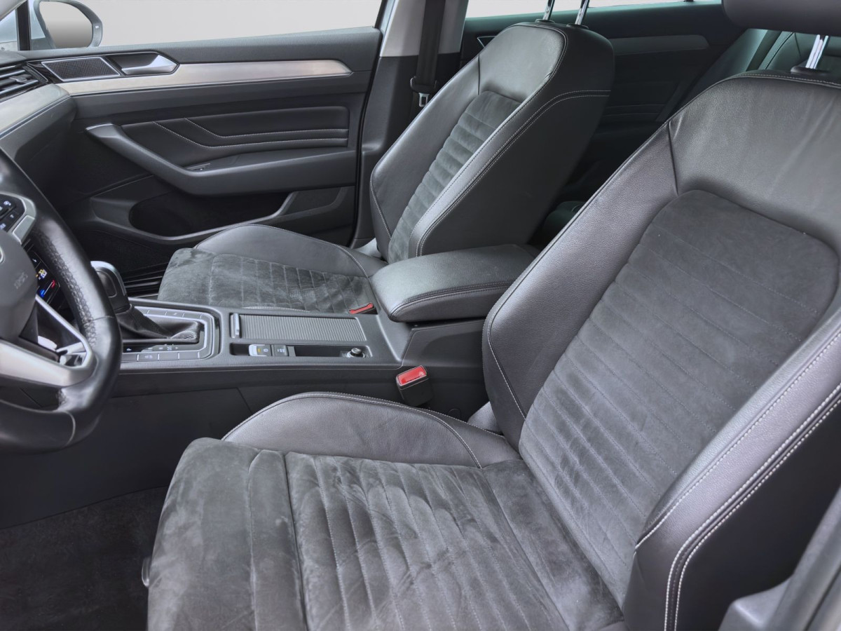 Thumb 8: Volkswagen Passat Variant 2.0 TDI DSG ELEGANCE AHK KAMERA NAVI IQ.LIGHT